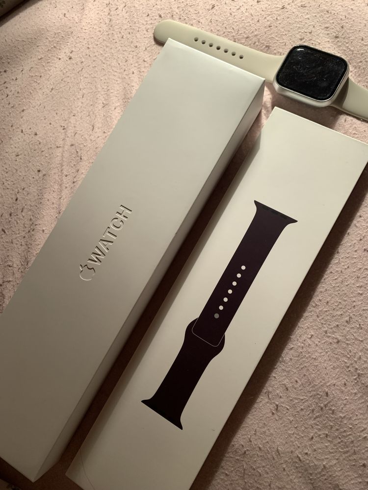 Apple Watch serii 7 45 mm + dodatki