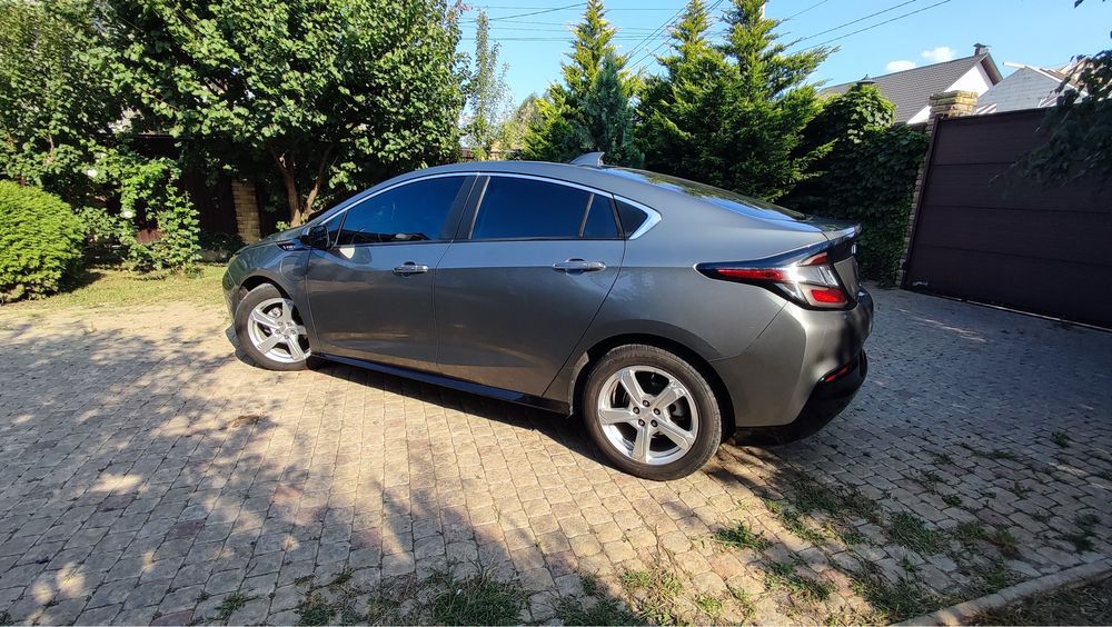 Shevrolet volt 2 2016