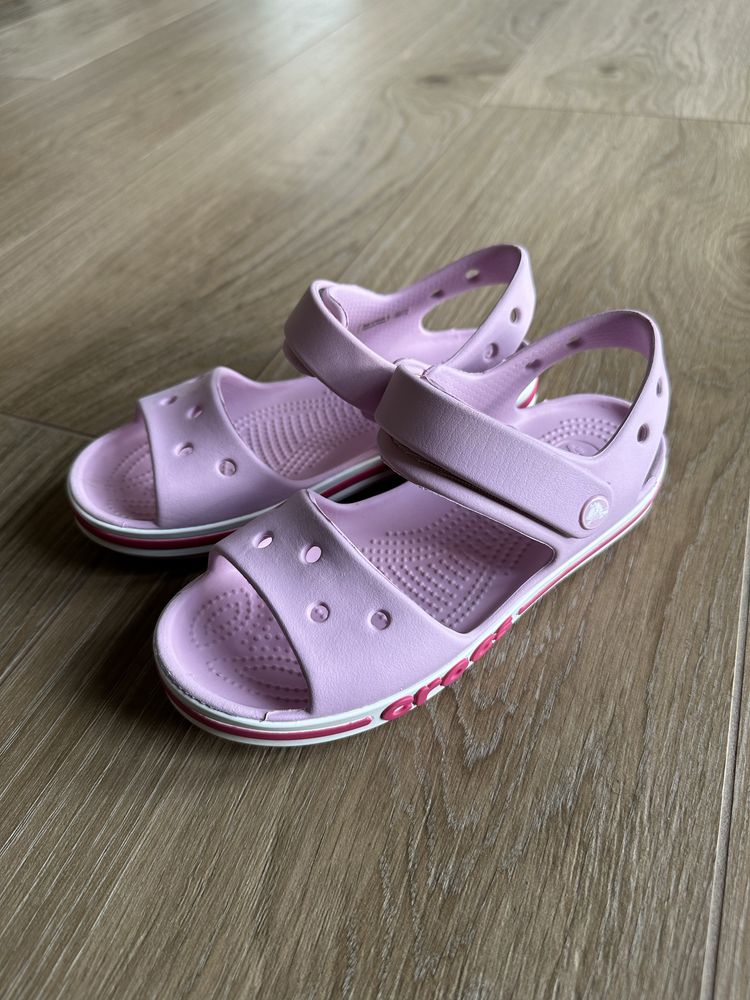Crocs дитячі сандалі  розмір j 1 (32-33) рожеві