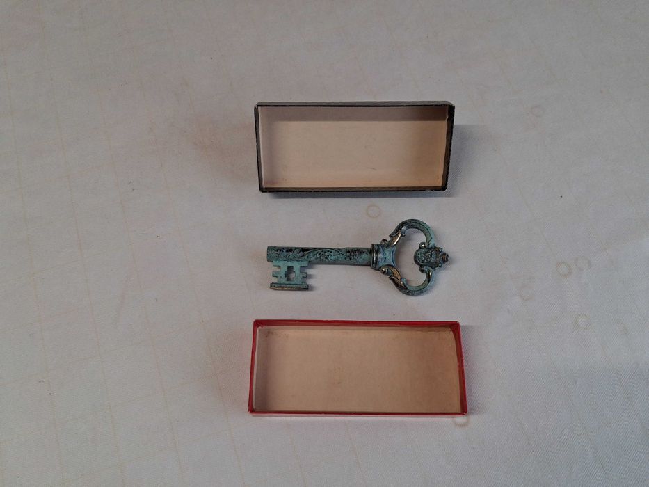 Saca Rolhas Chave Artístico com Caixa