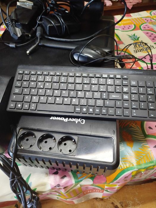 Computador com impressora e caixa resistadora
