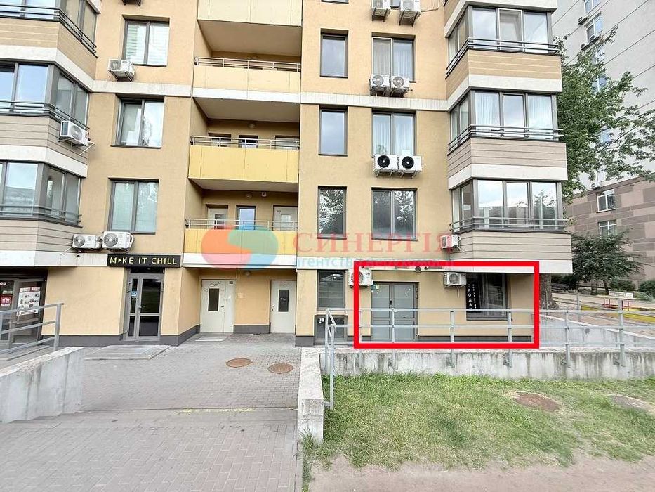 63м, 1й поверх, фасад, М. Лівобережна, ЖК Галактика. Н/ф. Магазин офіс