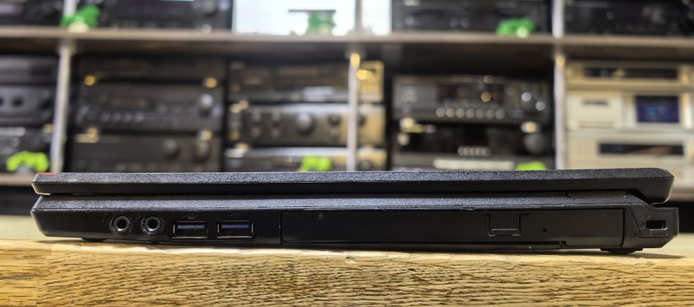 Ноутбук Fujitsu Lifebook E557/i5-7200u/Ram 8gb DDR4/SSD 120gb/Windows