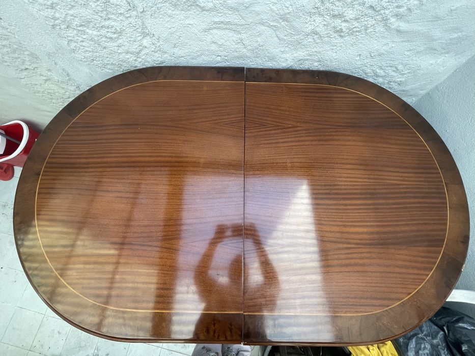 Mesa de jantar extensível em madeira + 6 cadeiras