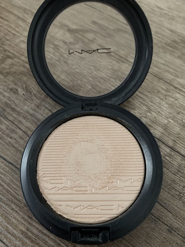 Iluminador MAC Extra Dimension Skinfinish