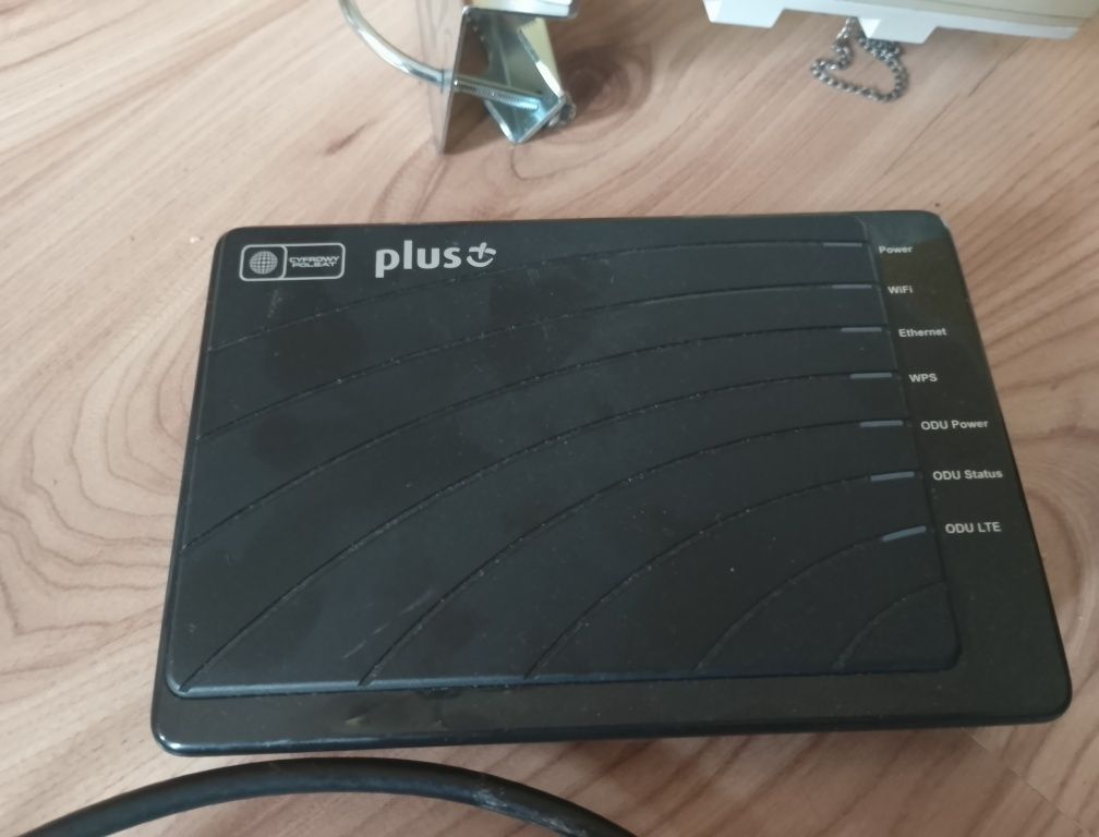 Rutera, antena zestaw do odbioru internetu z karty SIM.