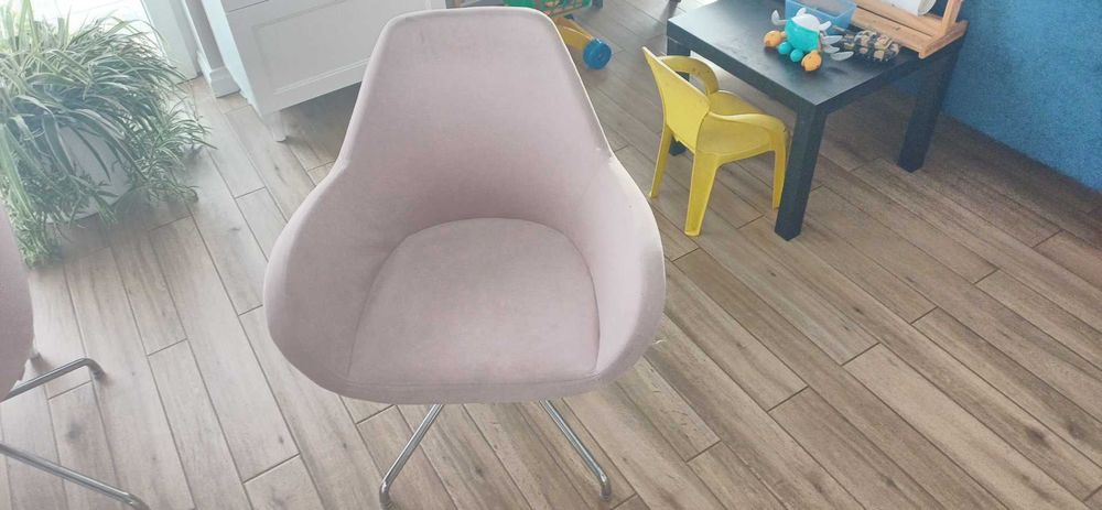 Fotele Fun Profim 8 sztuk Kolor pudrowy róż