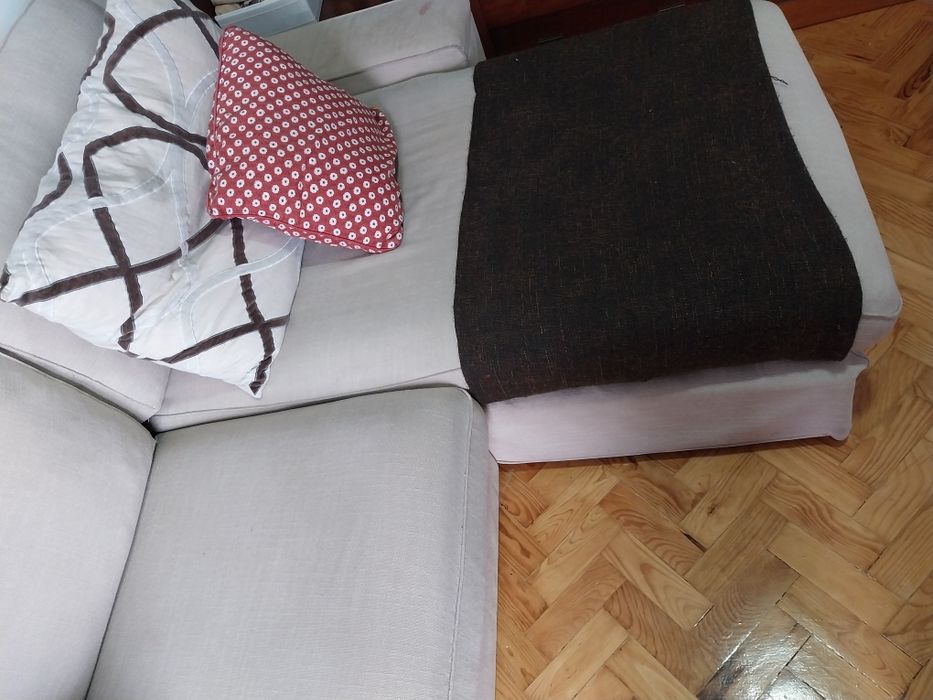Sofá com chaise longue Ikea