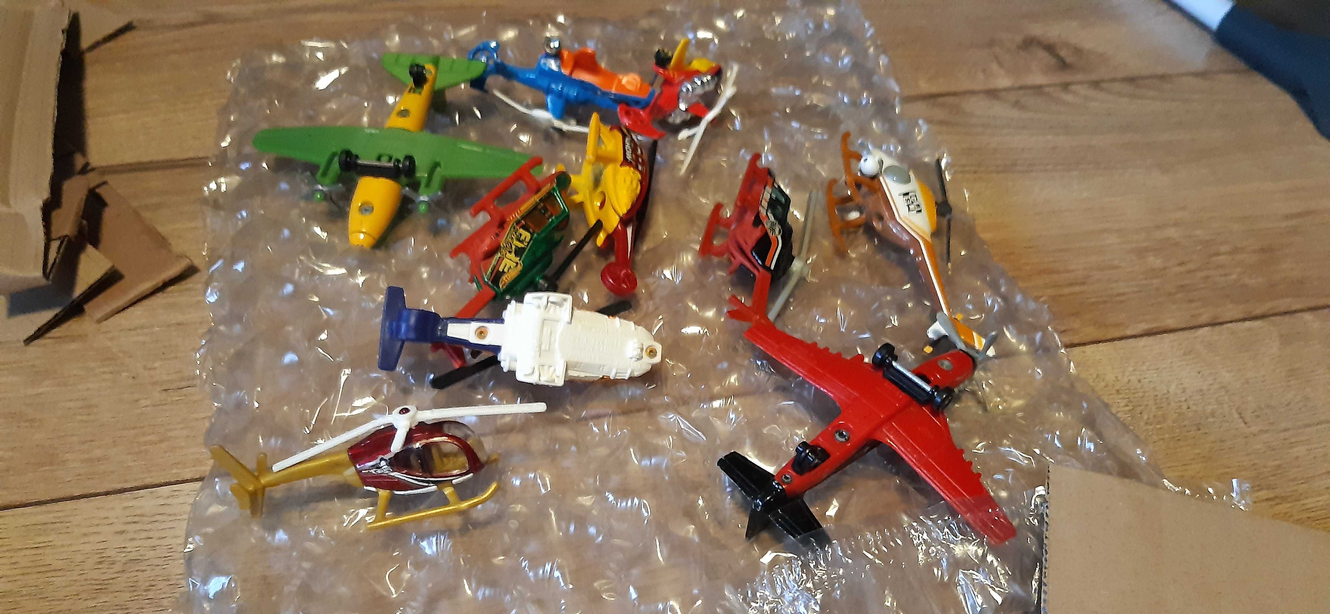 Resorki HOT WHEELS 181 sztuk+18 pojazdów latających