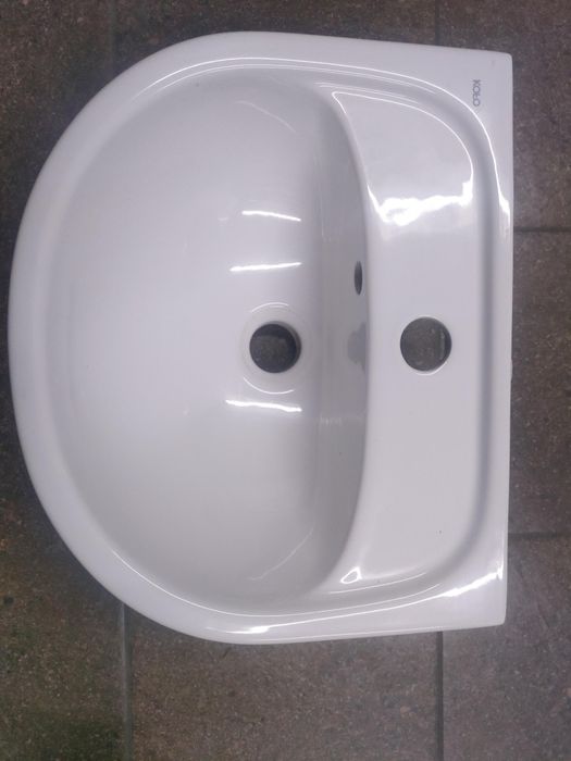 Umywalka Koło 40x32 z otworem