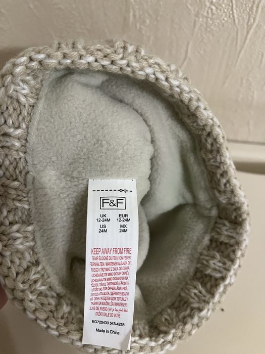 Дитяча шапка на хлопчика та на дівчинку 1-2 рочки