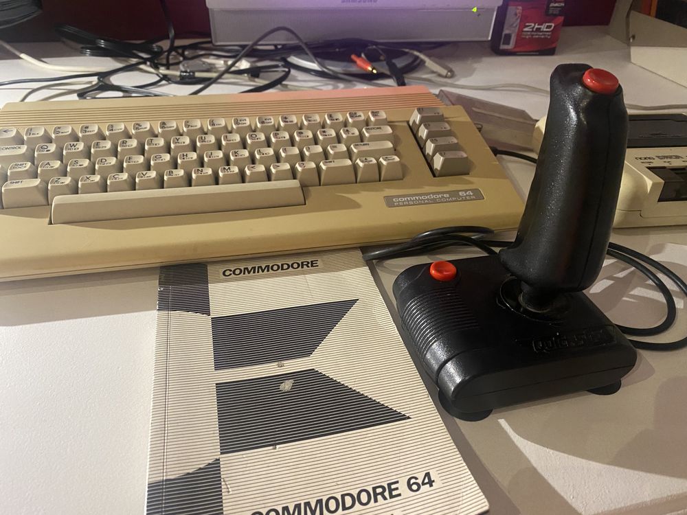 Sprawny zestaw Commodore c64c