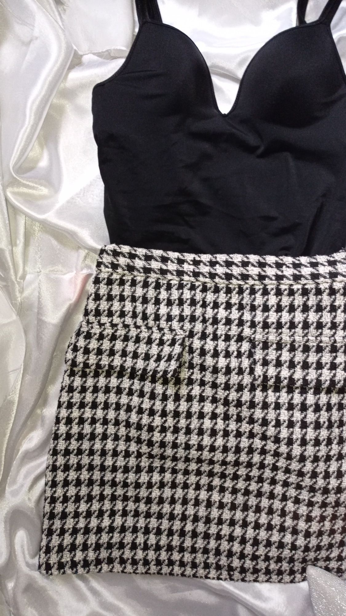 Spódnica w kratę mini tweedowa czarno biała XS S