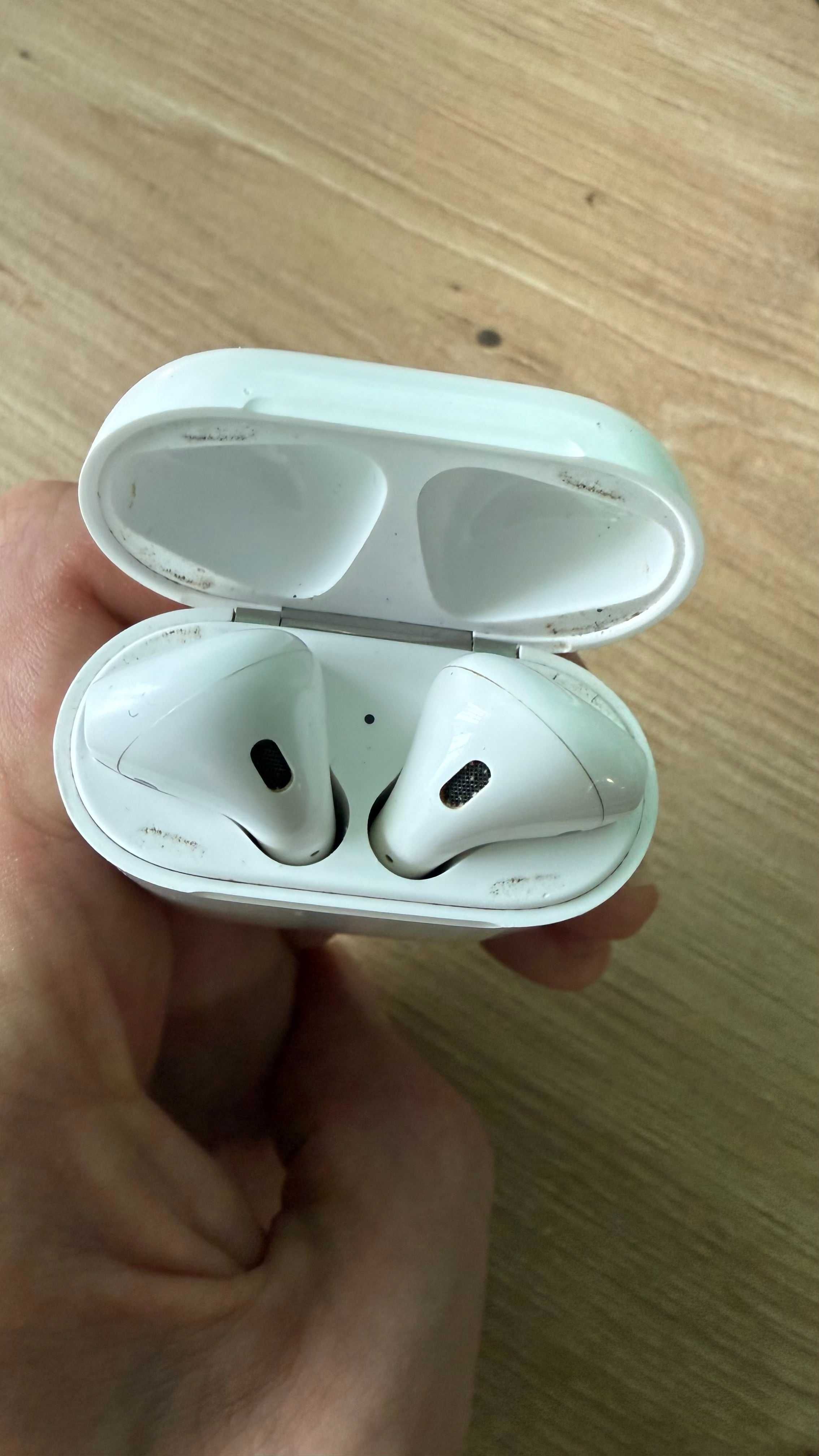 Słuchawki AirPods 1 generacji + Etui