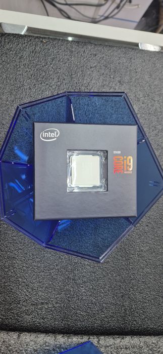 Процессор Intel Core i9-9900K 3.60GHz/16Mb/8GT/s (Б/У) s1151, tray