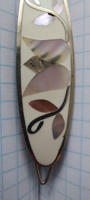 Заколка эмаль перламутр Alpaca mexico