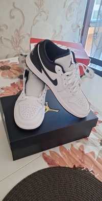 Air Jordan low 1 panda