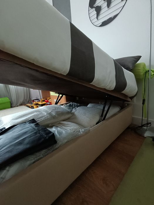 Sommier | Com estrado elevatório