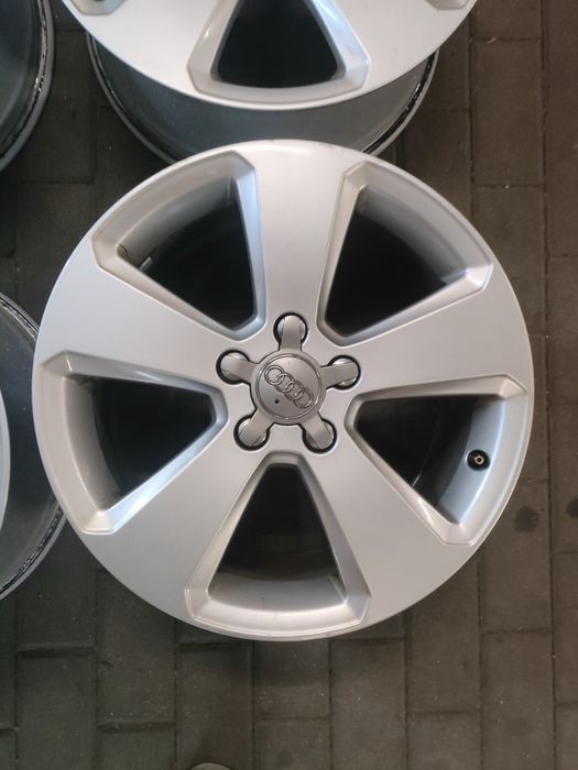 Felgi aluminiowe oryginał Audi 7jx17ET51 komplet
