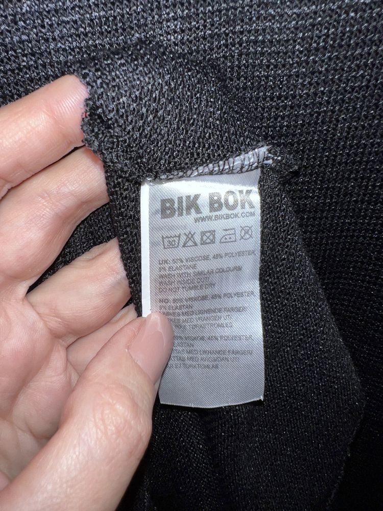 BIK BOK czarna bluzka sweterek z zamkami na ramionach M
