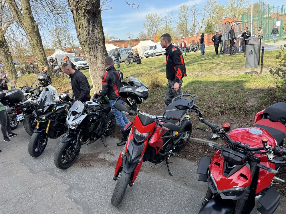 Ducati Hyperstada 821