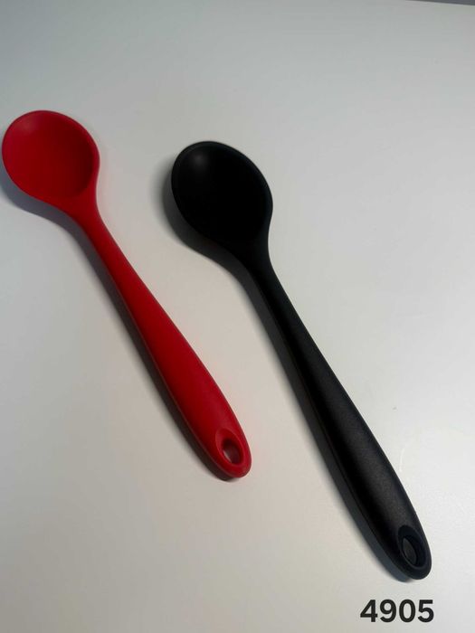Łyżki plastikowe nowe (4905-40)