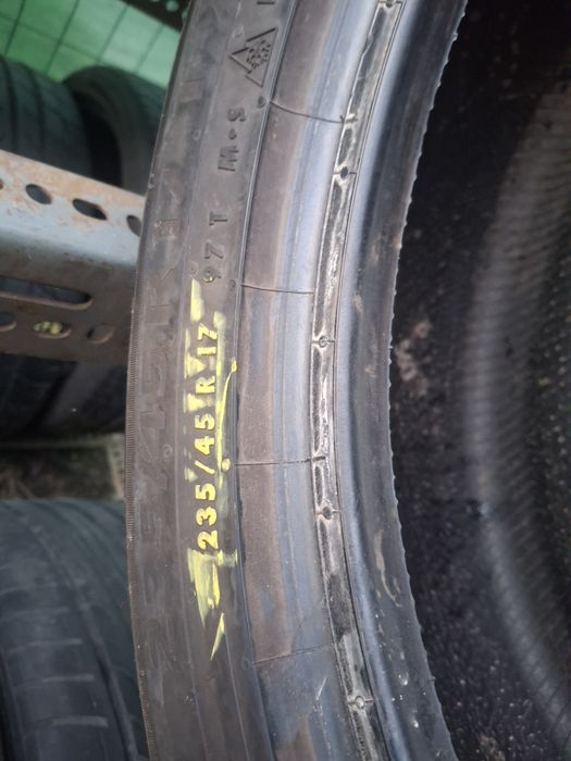 2x opony zimowe 235/45r17 Continental