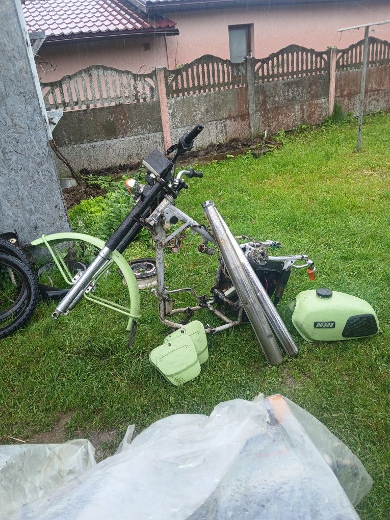 Продам 2 розібрані мотоцикли іж