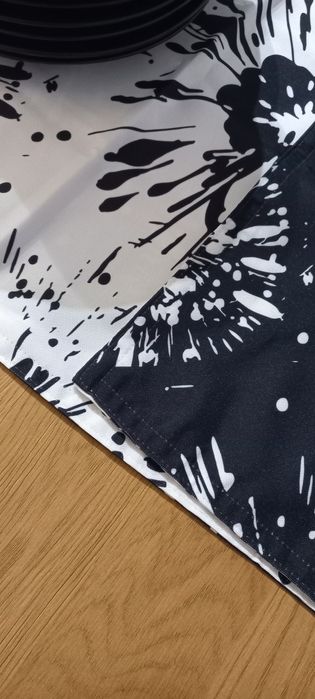 Pratos pretos + corre mesa