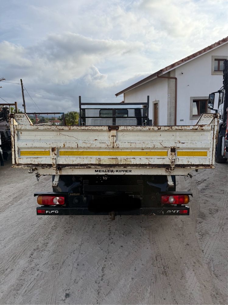 Mitsubishi Fuso pesada com bascúla