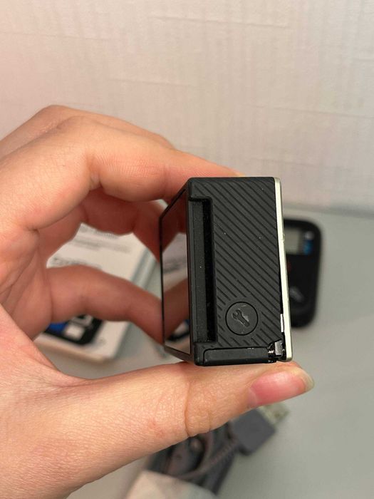 Екшн-камера GoPro Hero 4 зі змінним акумулятором