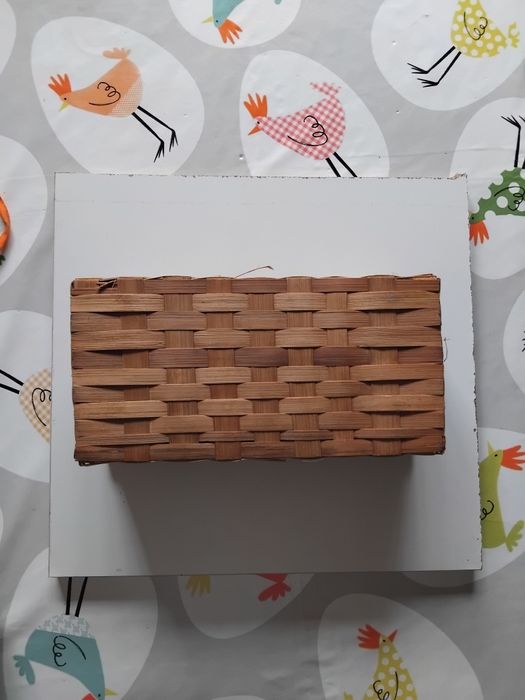 Cesto de vime em bom estado