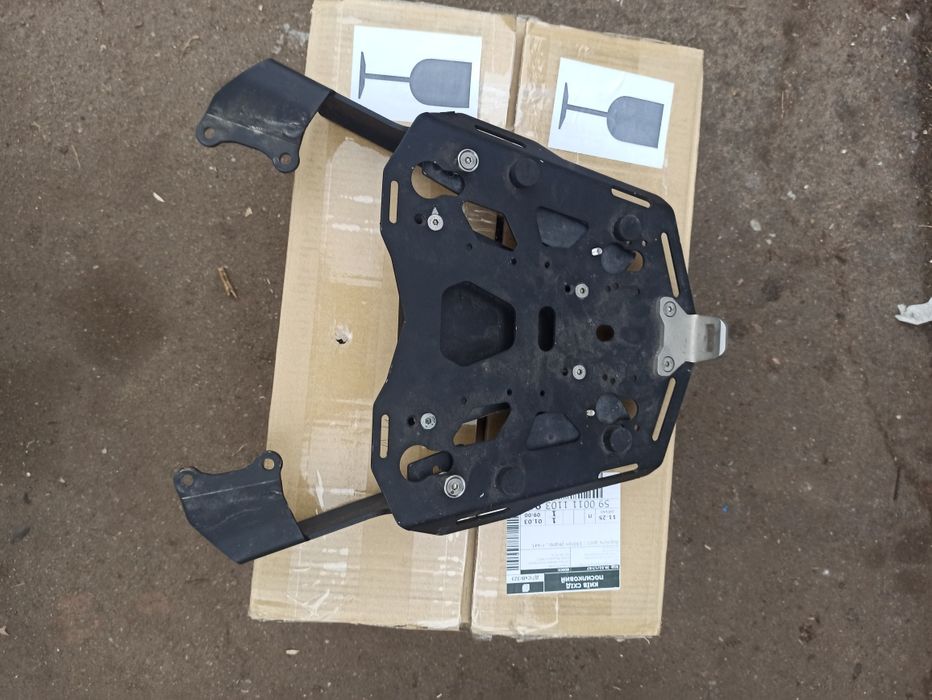 Центральная площадка под Кофр Givi Honda cb500