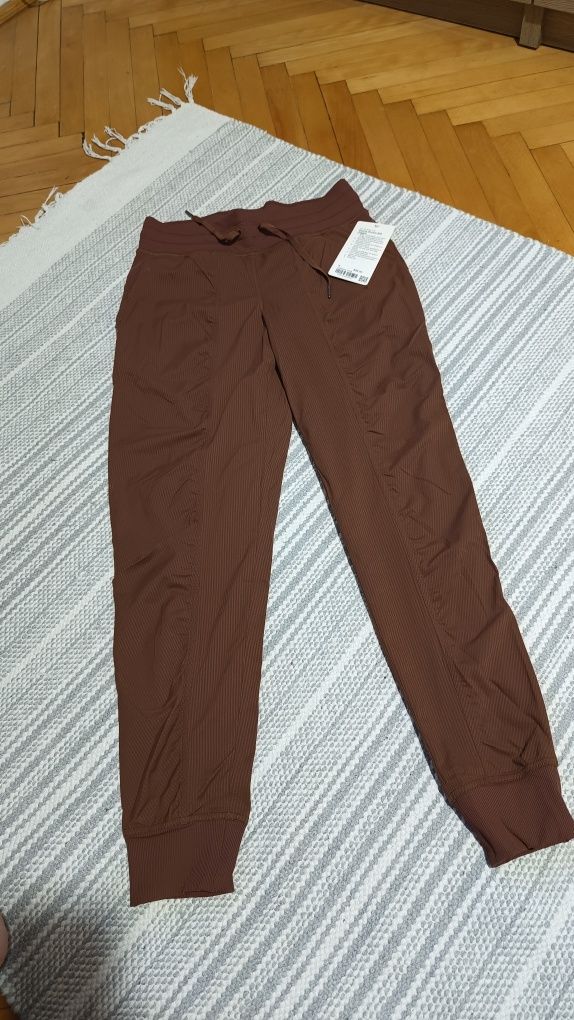 Spodnie treningowe damskie lululemon