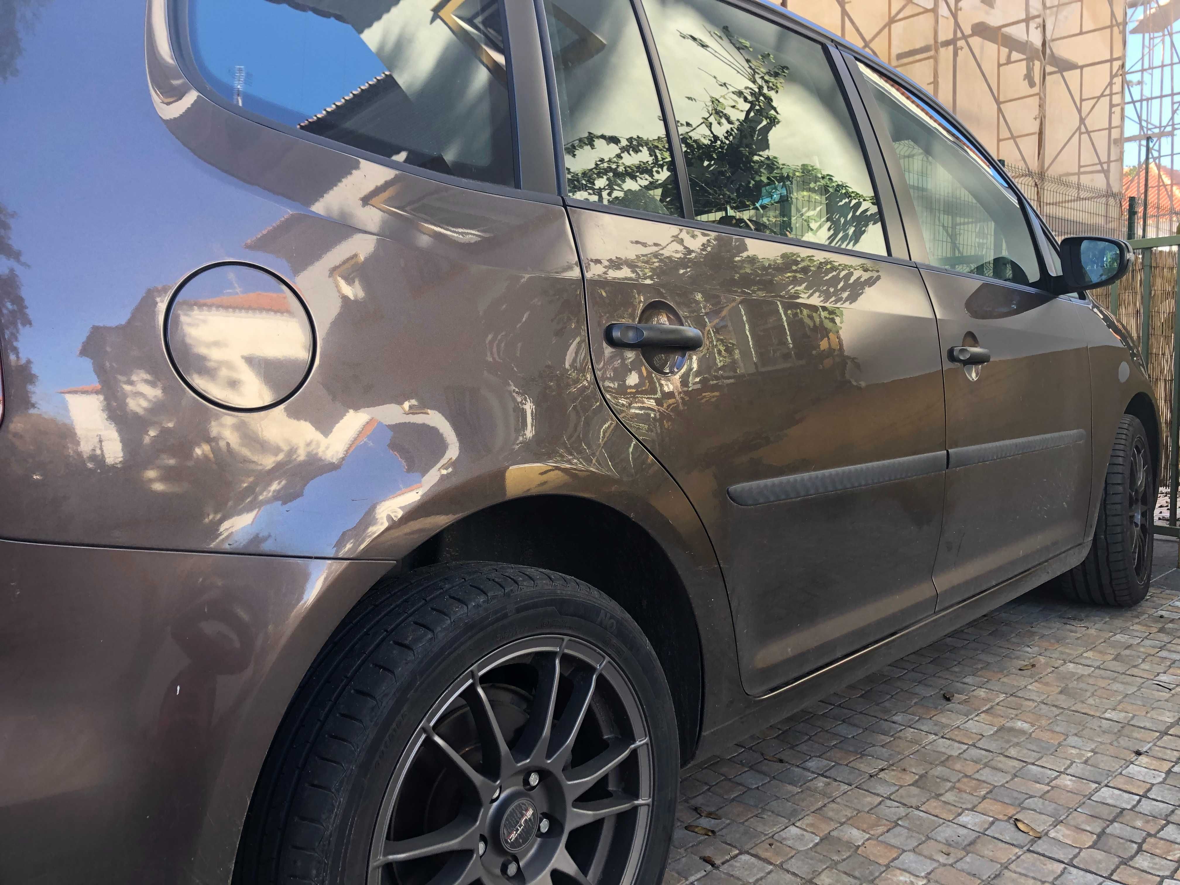 Volkswagen Touran 5 lugares