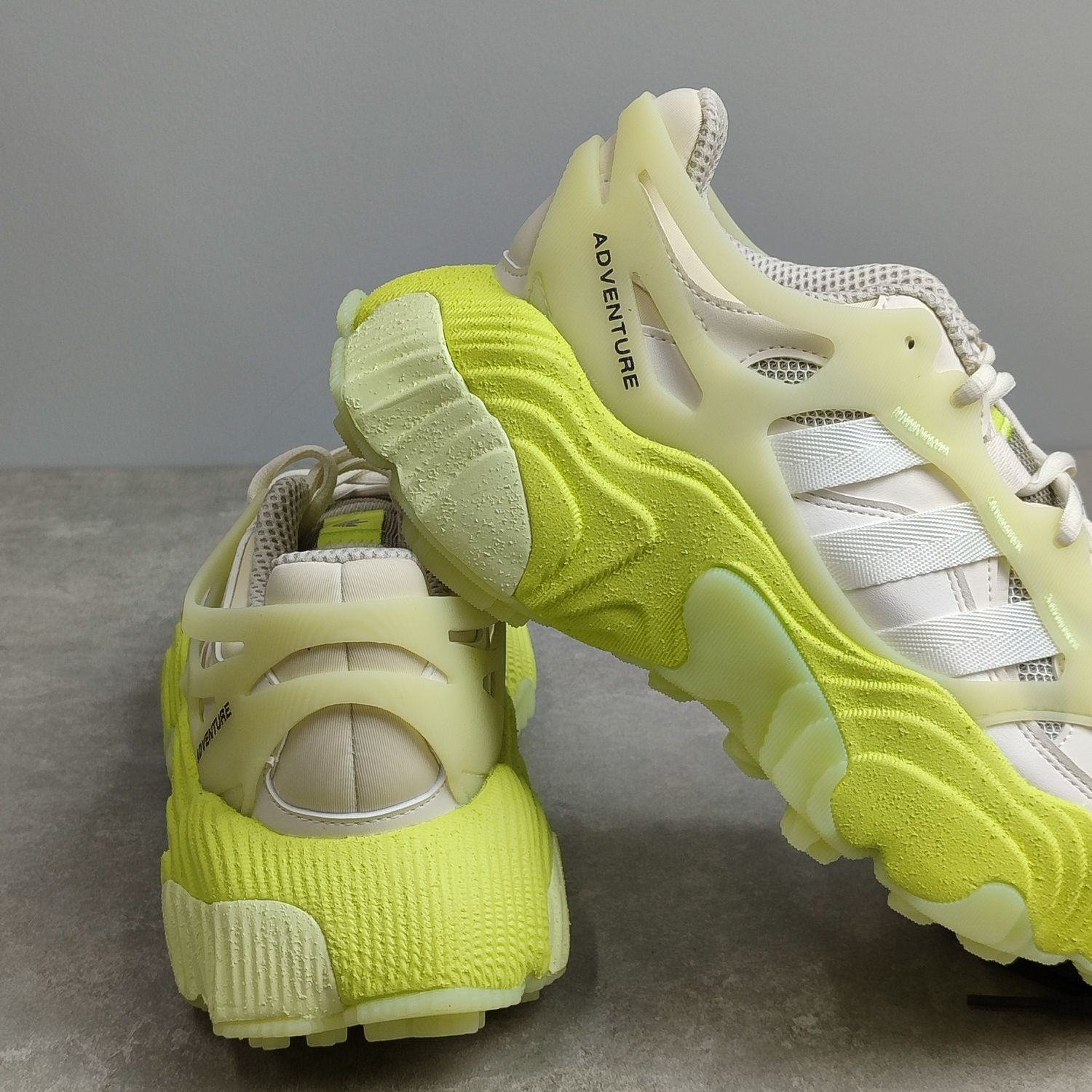 ОРИГІНАЛ 100% Кросівки Adidas Roverend GX3179 /42 р