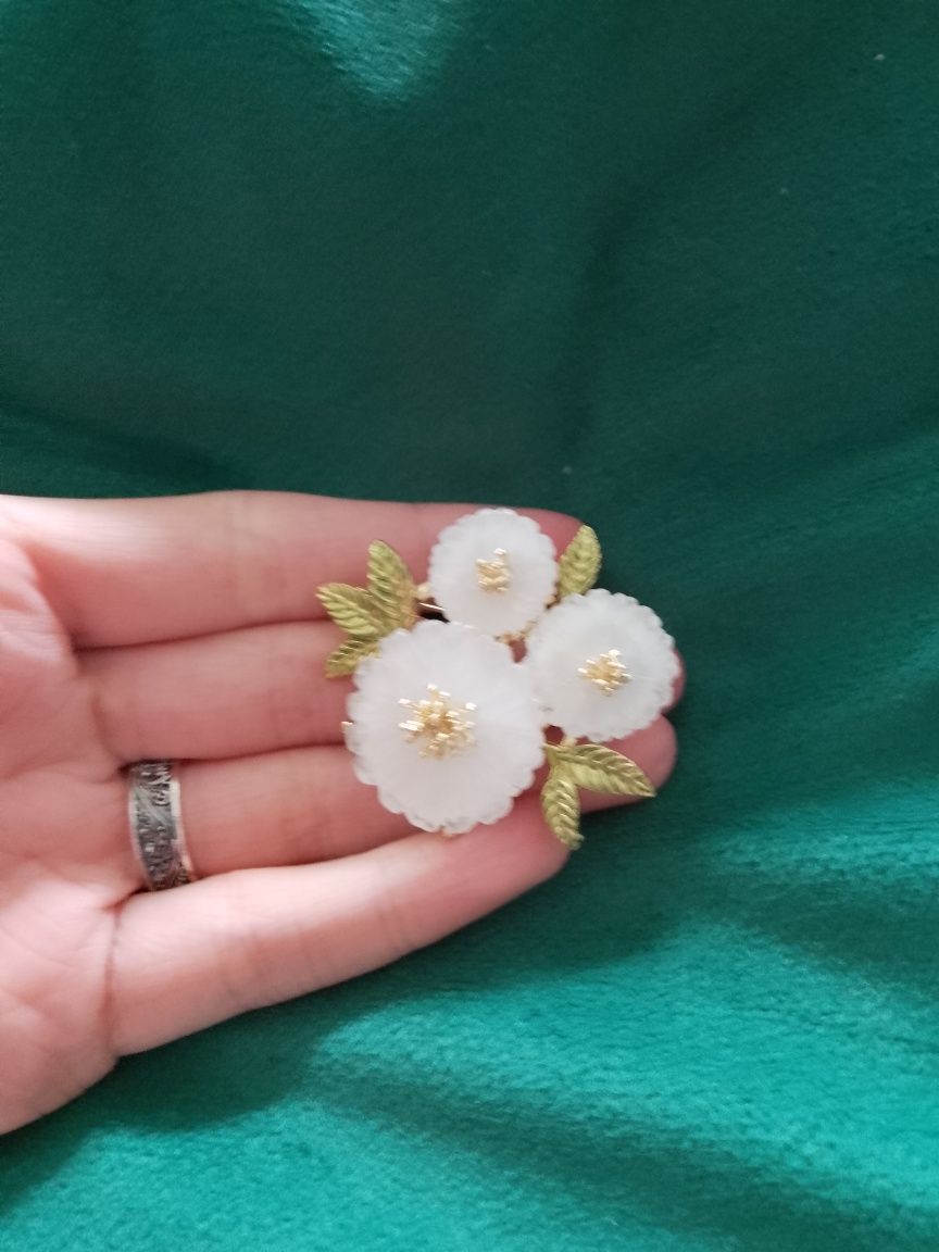 Broszka kwiaty stokrotki vintage retro