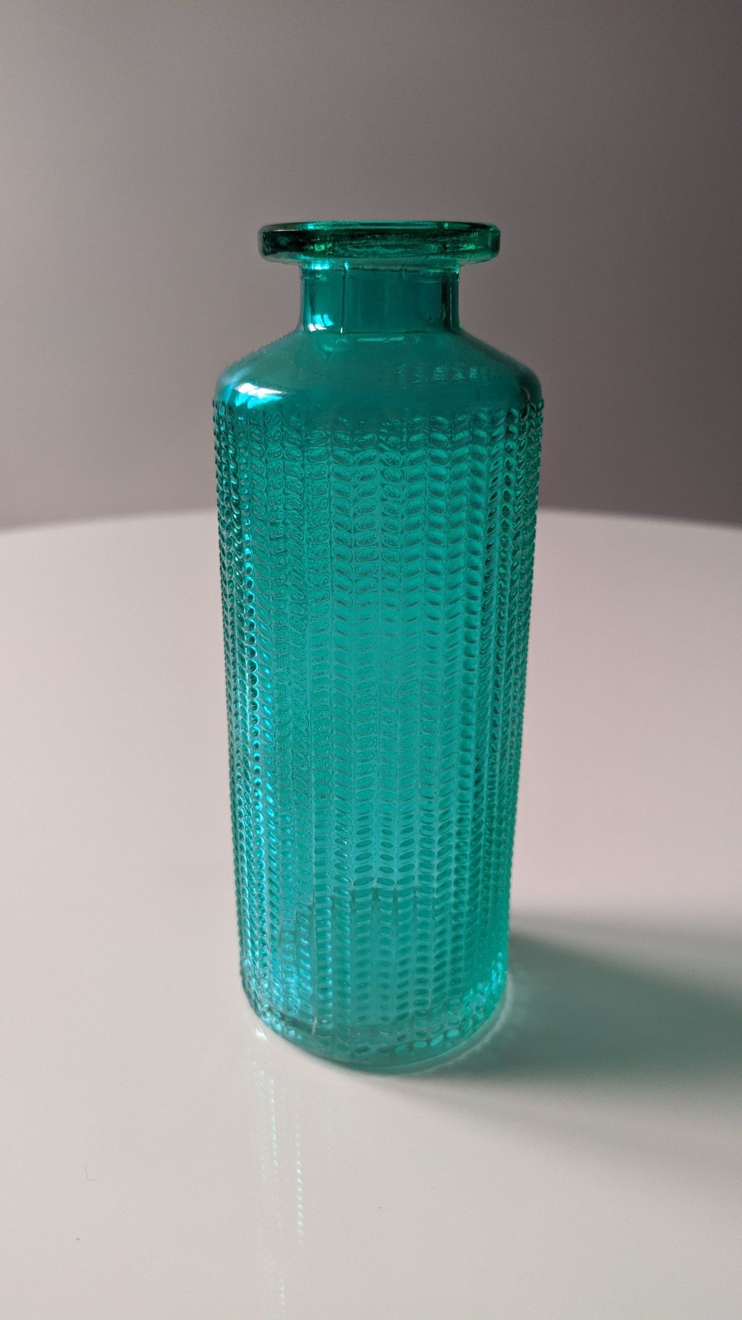 Szklany mały wazonik 13 cm turkus odcienie niebieskiego
