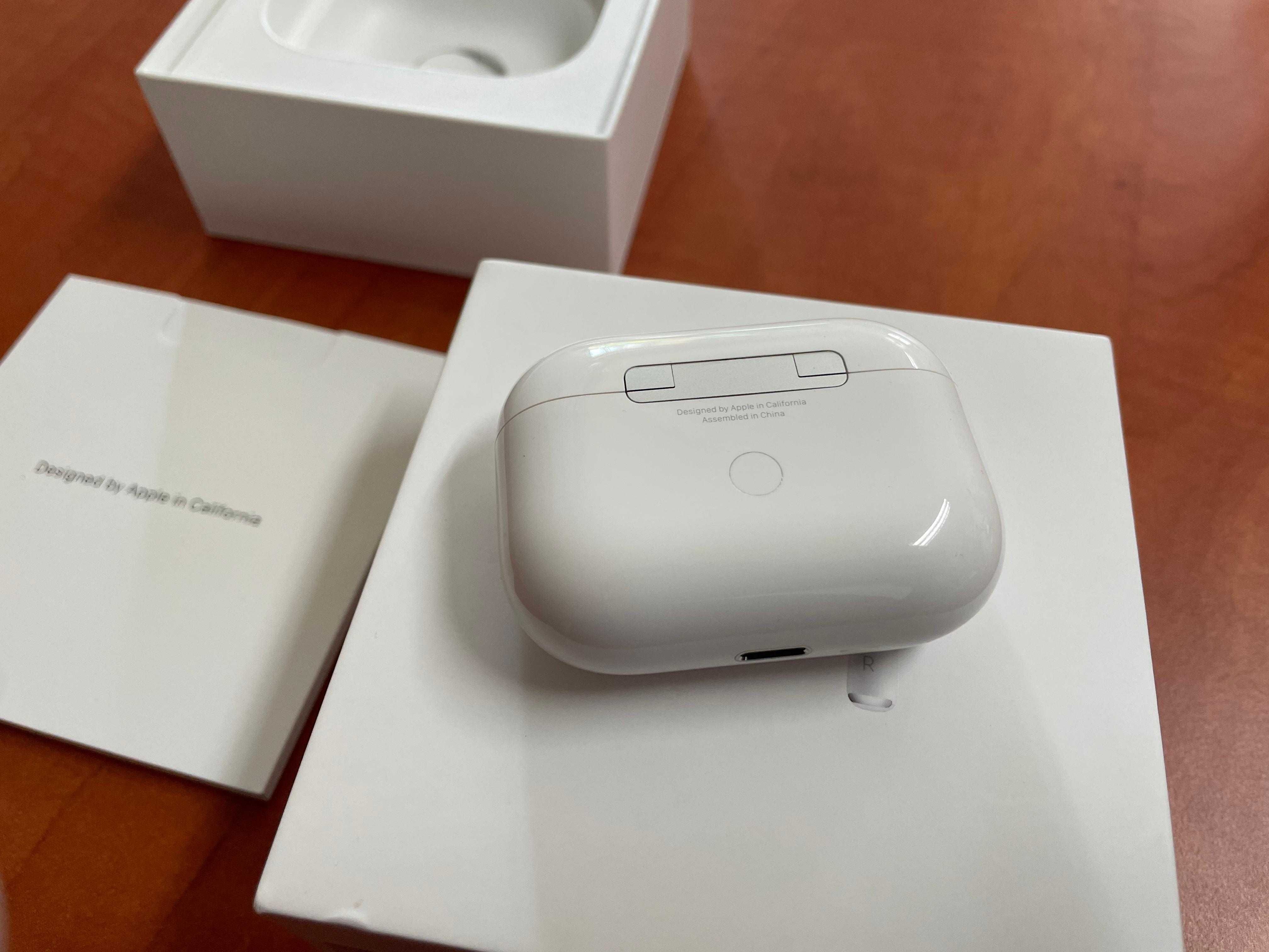 Słuchawki douszne bezprzewodowe APPLE AirPods Pro Gen 1 ANC Biały NOWE