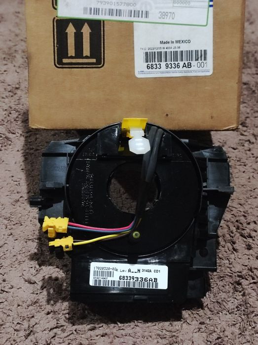 Підрулевий підкермовий шлейф Jeep новий оригінал 68339336ab