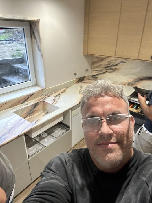 Ladrilhador no porto