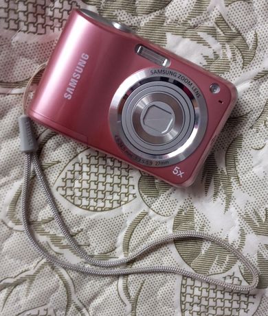 Цифровой фотоаппарат Samsung Zoom Lens 5x.