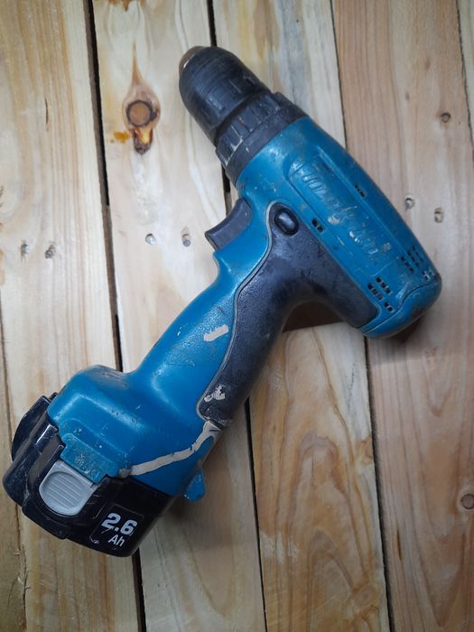 Wiertarka z udarem makita model 8391D