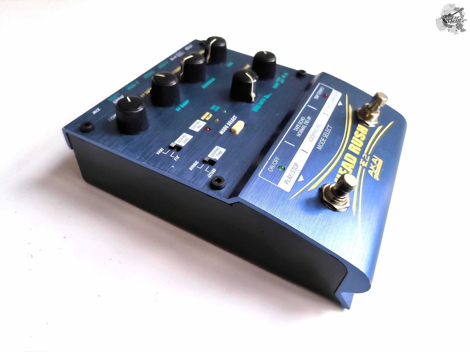 Akai E2 Head Rush лупер ділей семплер