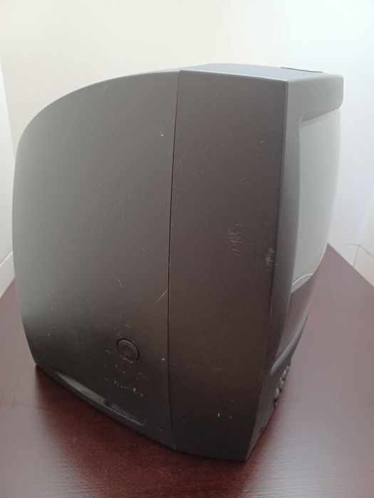 Televisão com leitor de cassetes