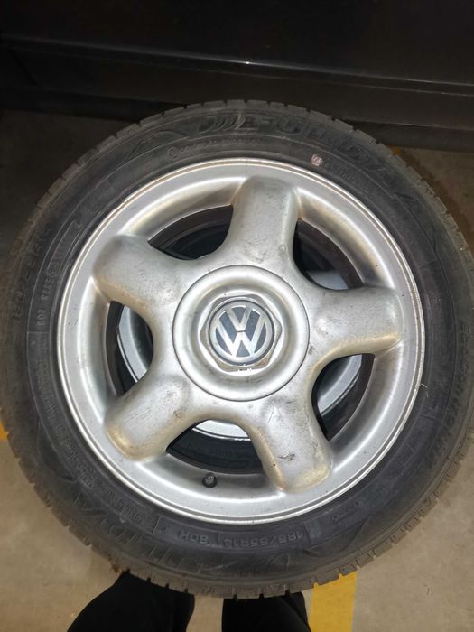 Alufelgi oryginał VW polo 14 cali , całe koła, GRATIS gumowe dywaniki