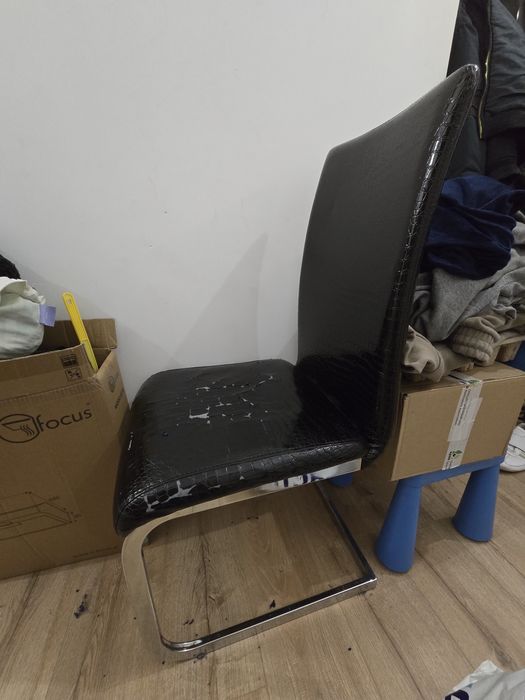 Zestaw stol i krzesla