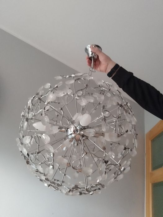 Żyrandol do salonu.