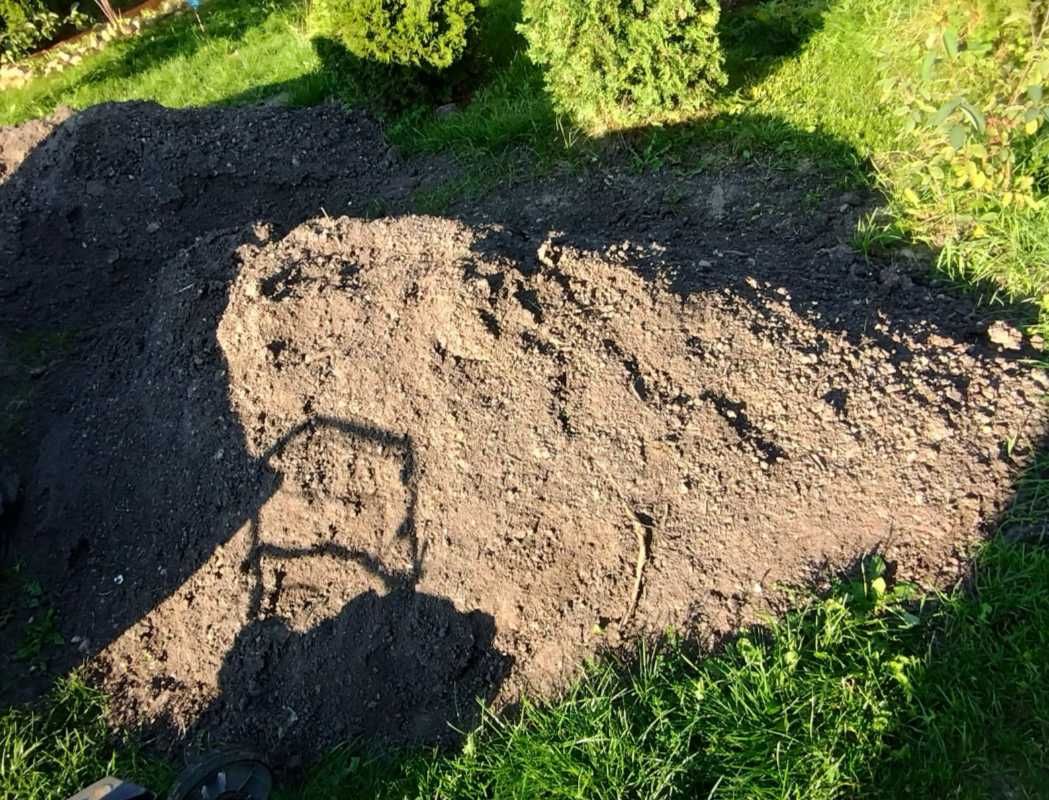 Czarnoziem piasek ziemia żwir kliniec