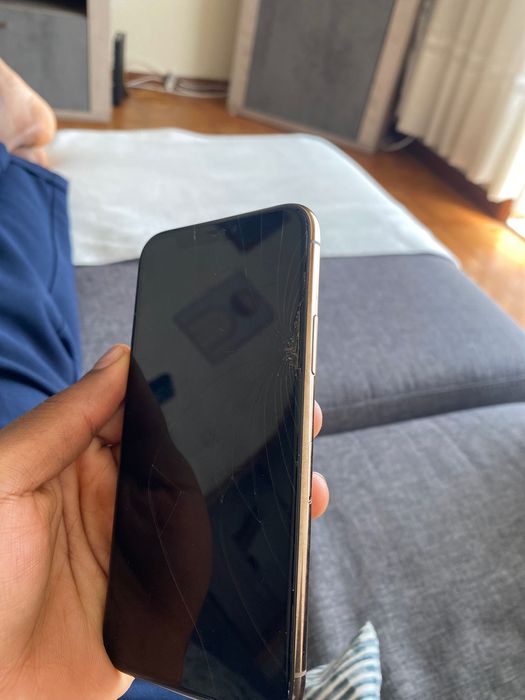 iPhone 11 Pro dourado para peças